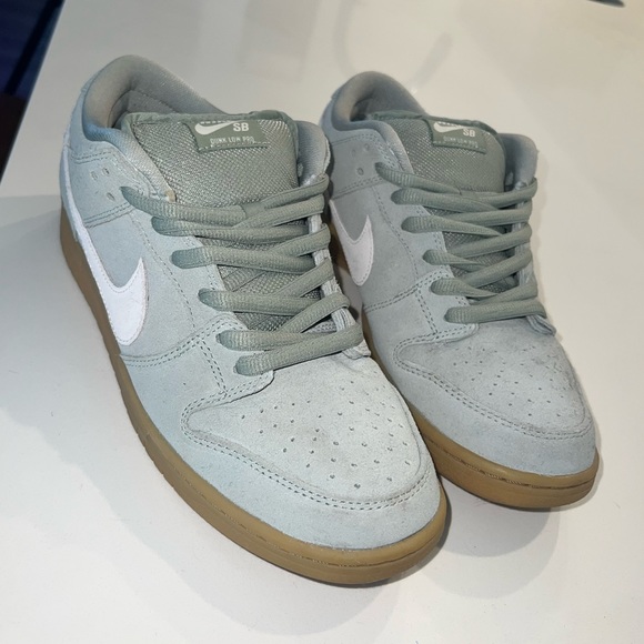 Nike SB Dunk Low Island Green Gum Men’s 10.5 - Picture 2 of 4